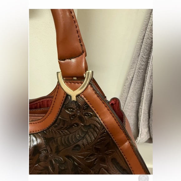 Boho chic embossed leather Top Handle Bag in shades of brown with gold hardware - Picture 12 of 16
